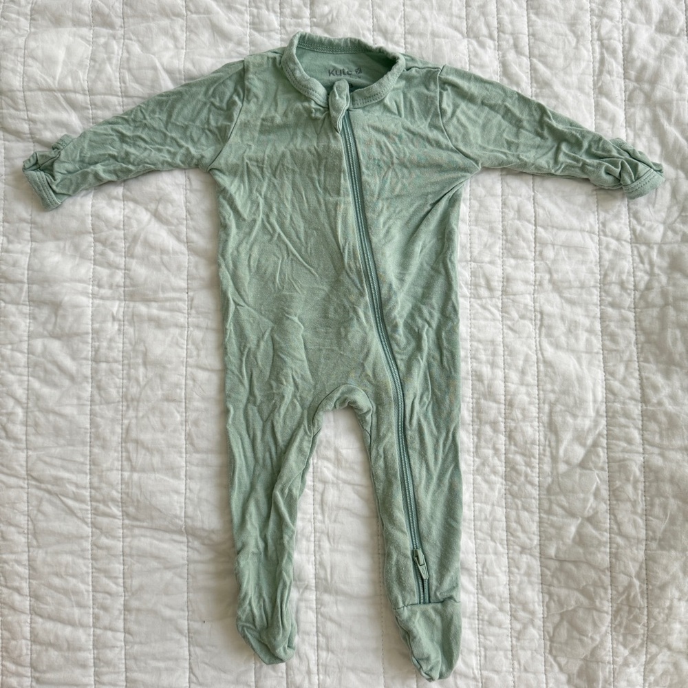 kyte baby | footed zippy | newborn | sage